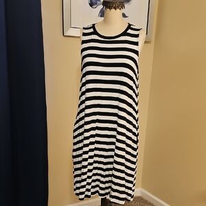 Time and Tru Sleeveless Black and White Knit Midi Dress
